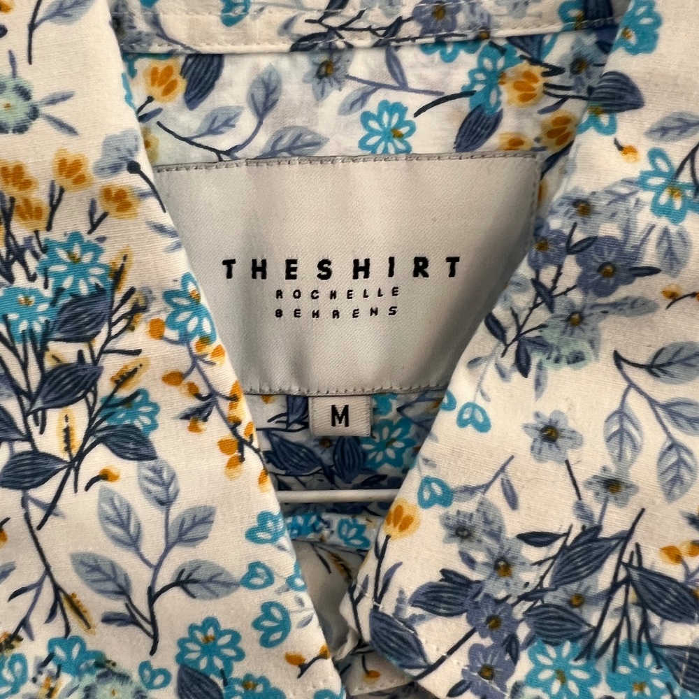 THE SHIRT by ROCHELLE EXC cond